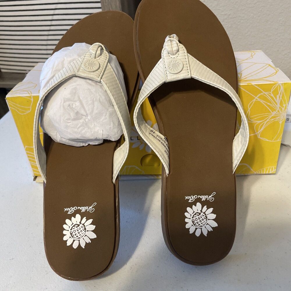 Womens Flip Flops Yellow Box Felena Size 10 White Faux Leather Cushioned NEW